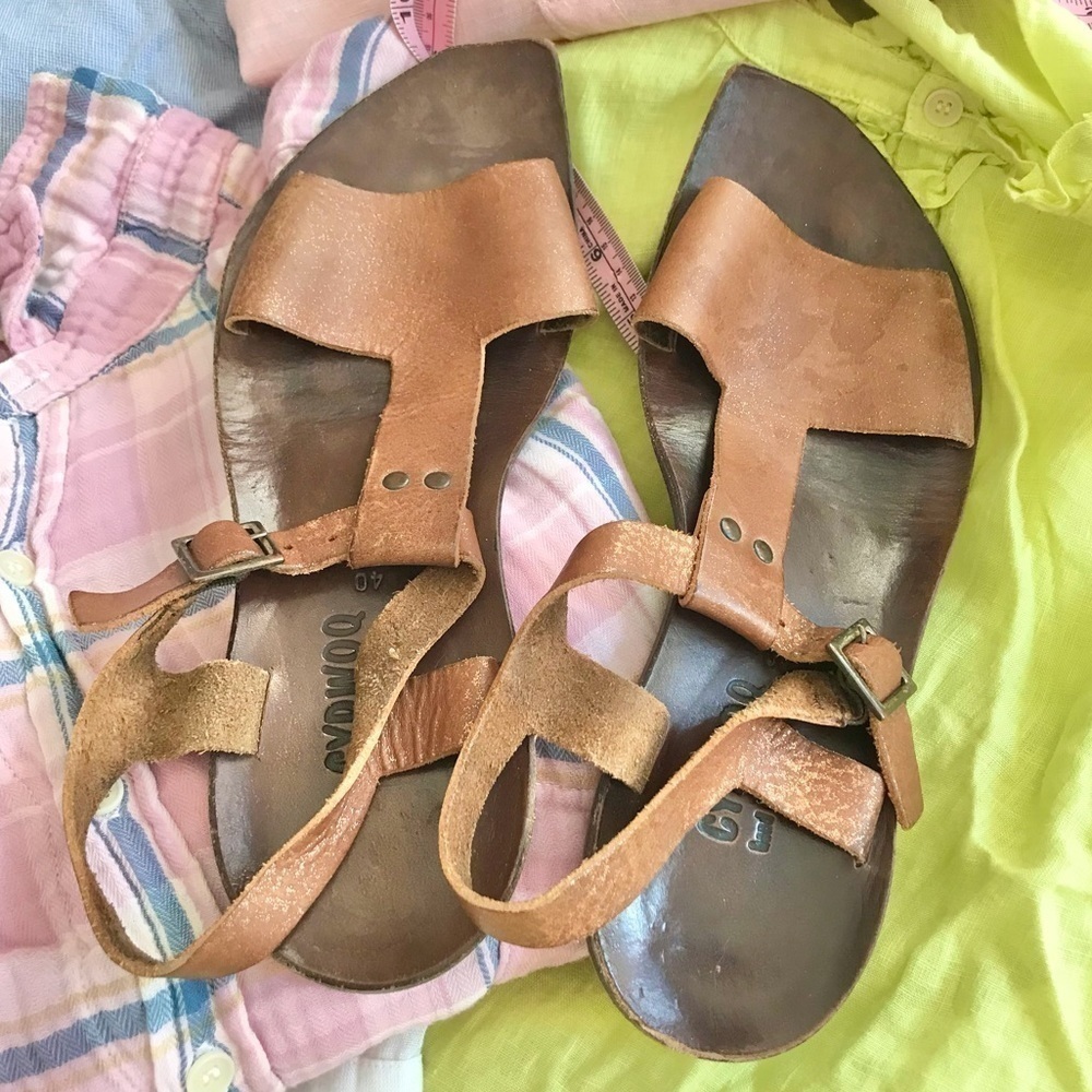 Cydwoq Leather Sandals